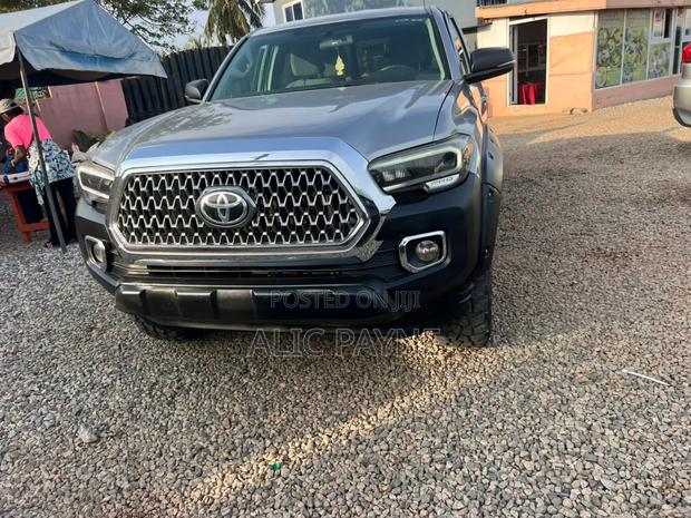 Toyota Tacoma 4dr Double Cab 2016 Silver