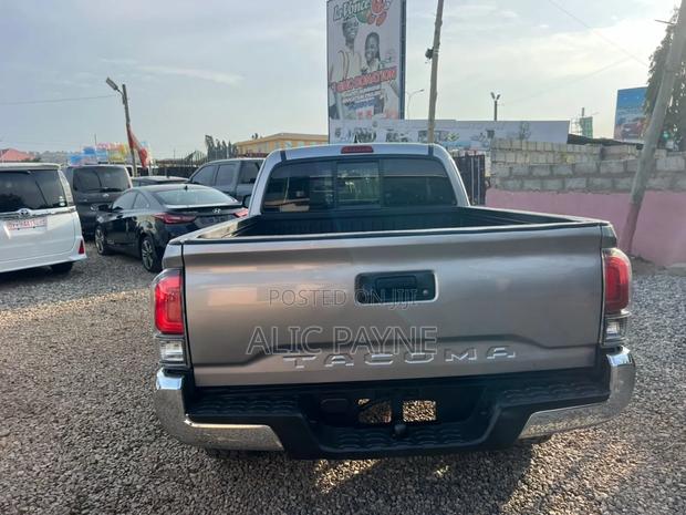 Toyota Tacoma 4dr Double Cab 2016 Silver