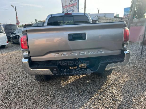 Toyota Tacoma 4dr Double Cab 2016 Silver