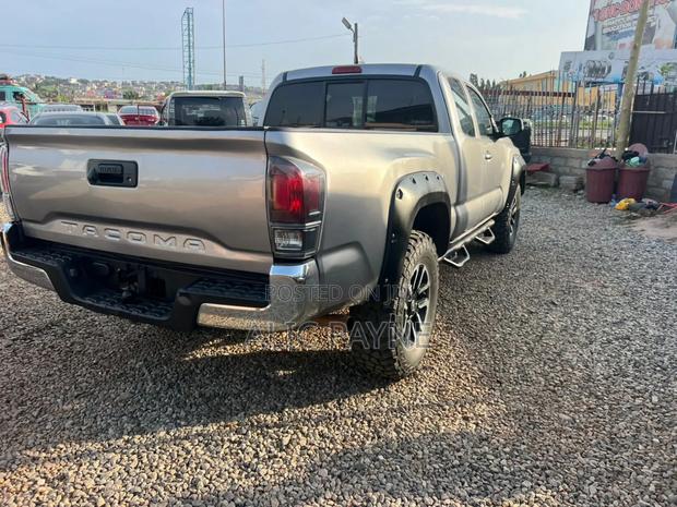 Toyota Tacoma 4dr Double Cab 2016 Silver