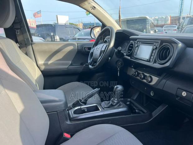 Toyota Tacoma 4dr Double Cab 2016 Silver