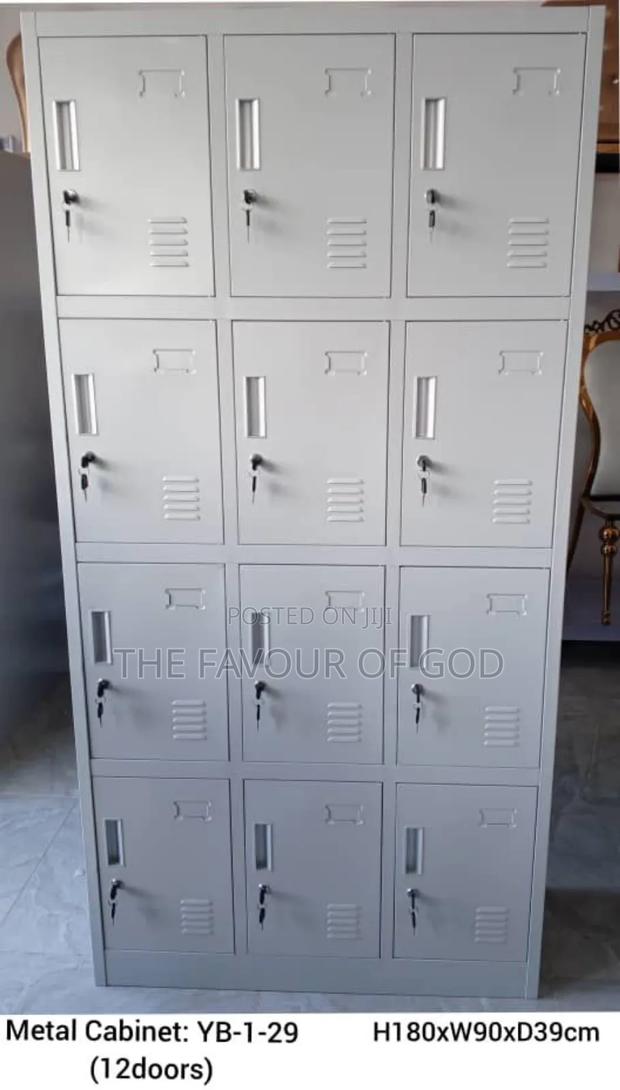 An Authentic 12 Locker Cabinet · Photo 2