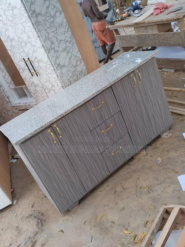 Down Kitchen Cabinet · Photo 3