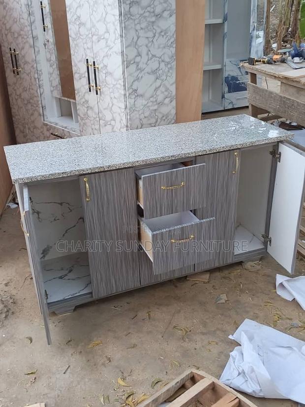 Down Kitchen Cabinet · Photo 4