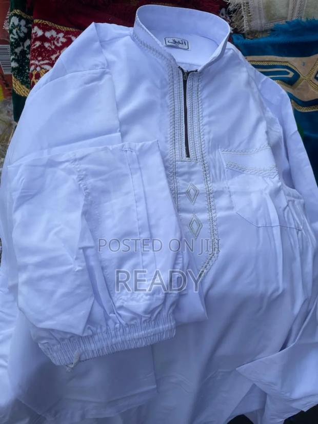 Men Top Down (White) · Photo 3