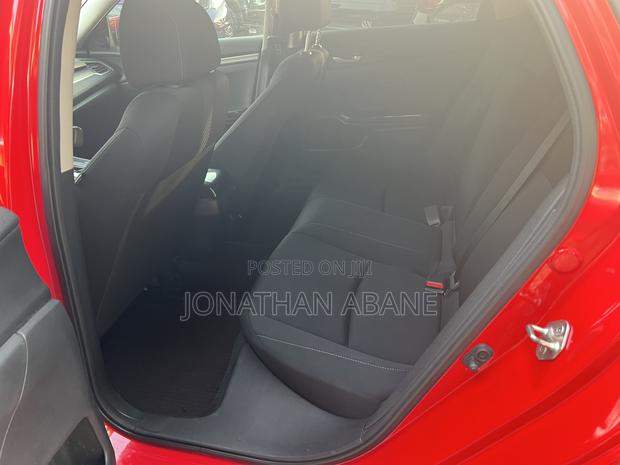 Honda Civic 2019 Red photo 3