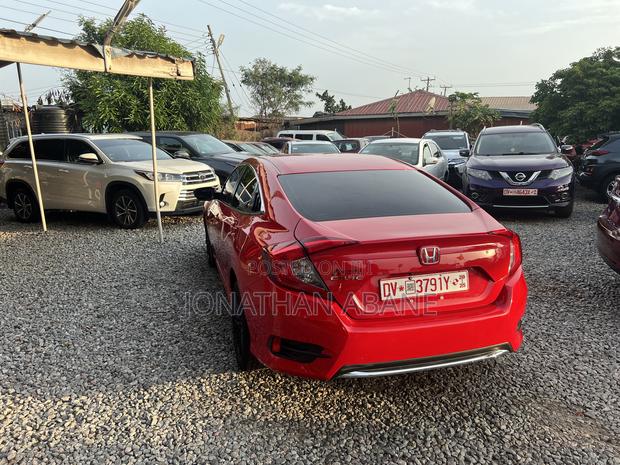 Honda Civic 2019 Red photo 4