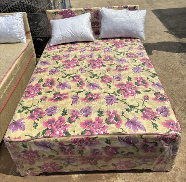 Inbuilt Bed With Pillows ( Cash on Delivery) · Photo 2