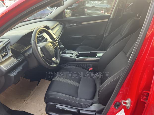 Honda Civic 2019 Red photo 7
