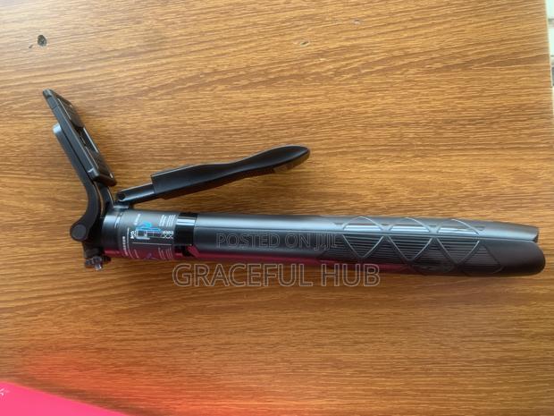 L16 Tripod (Selfie Stick) photo 2