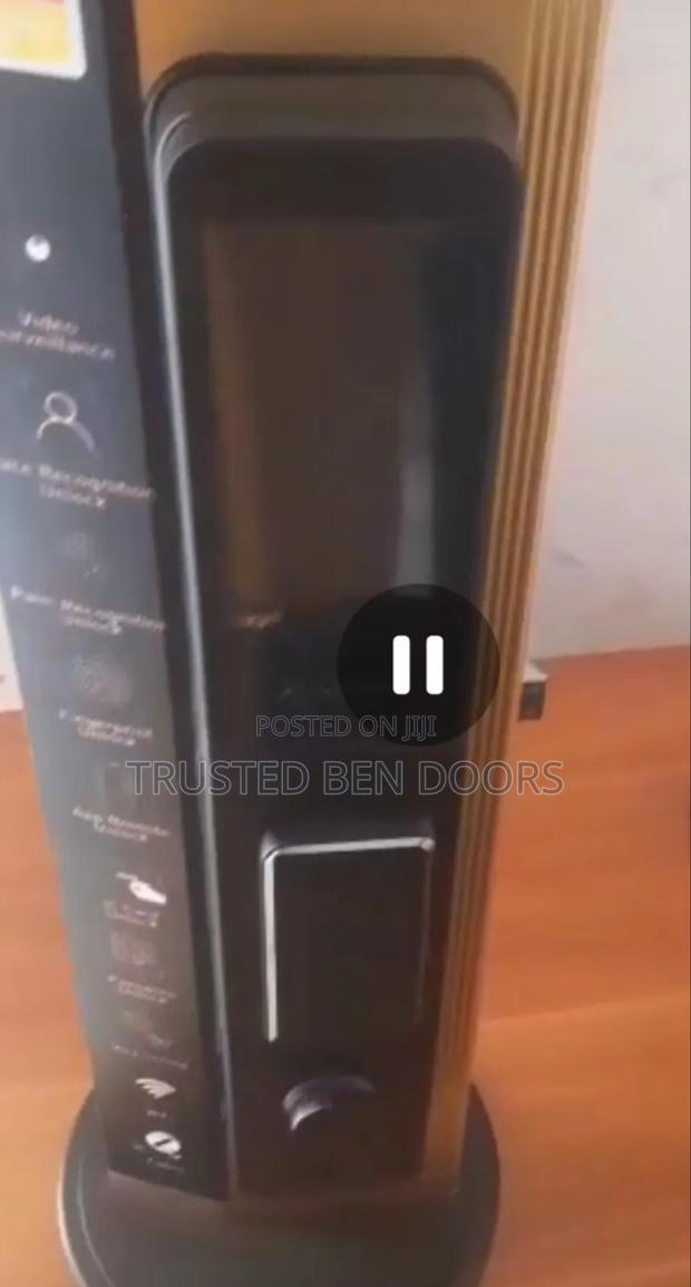 Face Unlock Tuya Wifi Biometric Video Surveillance Smart Door Lock · Photo 2