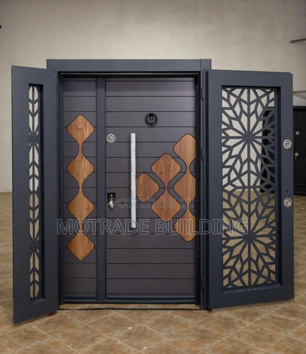 Door-in-door (One Half ) · Photo 2
