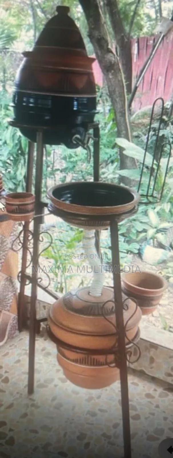 Clay Veronica Bucket