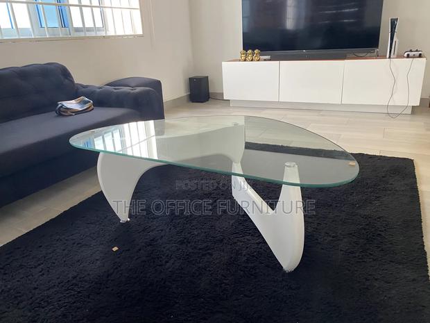 Noguchi Oval Glass Centre