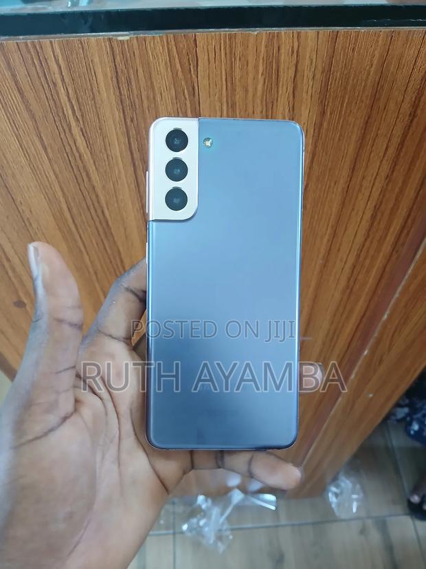 Samsung Galaxy S21 5G 128 GB Blue · Photo 4