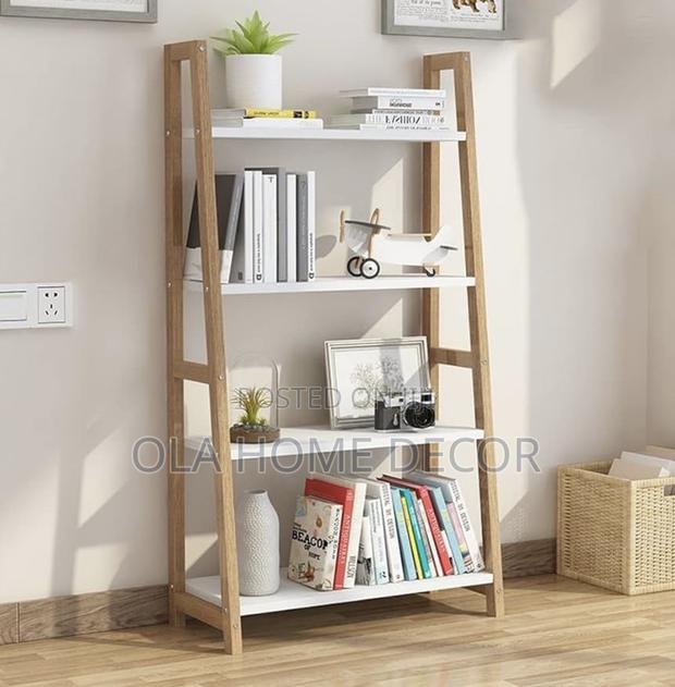 Ladder Bookshelf · Photo 4
