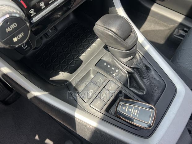 Toyota RAV4 XLE AWD 2020 Gray