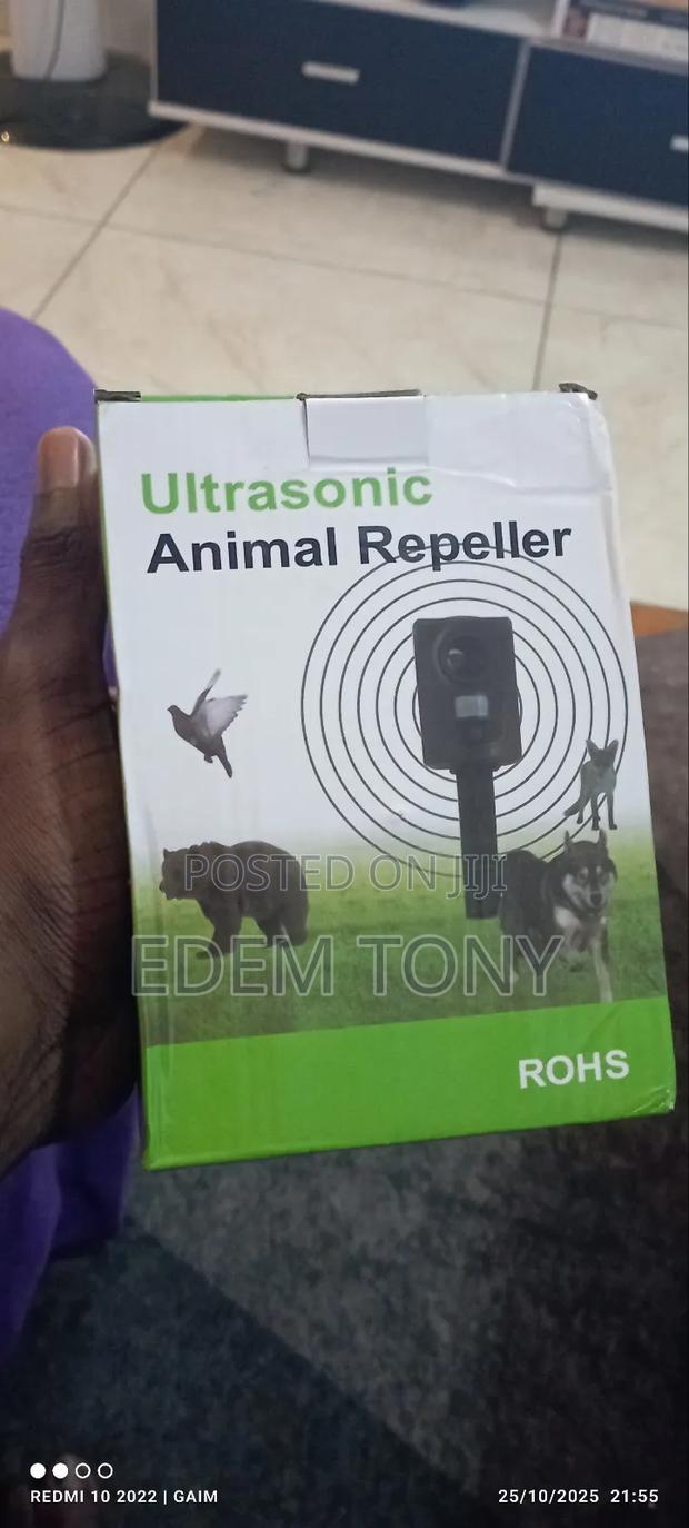 Ultrasonic Animal Repeller · Photo 1
