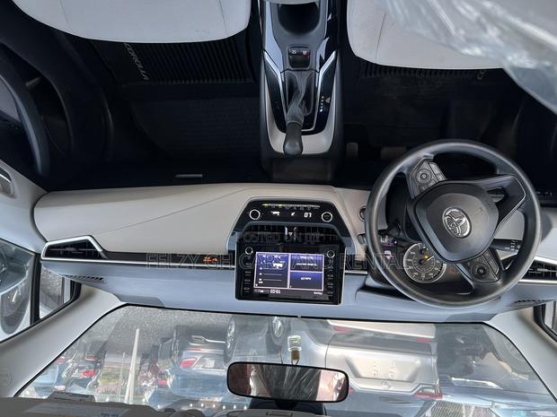 Toyota Corolla LE 2020 Gray photo 6