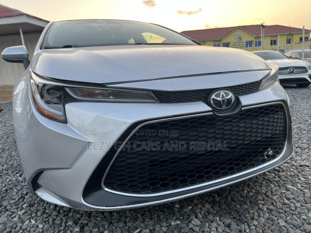 Toyota Corolla LE 2020 Gray photo 11