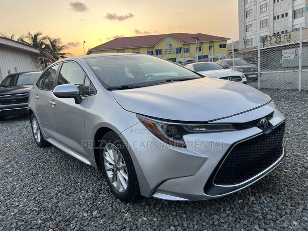 Toyota Corolla LE 2020 Gray photo 12