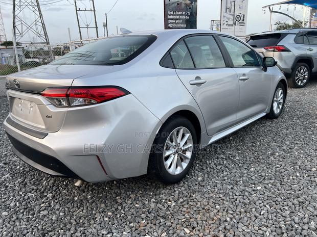 Toyota Corolla LE 2020 Gray photo 9