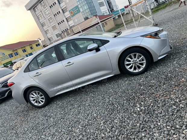 Toyota Corolla LE 2020 Gray photo 10