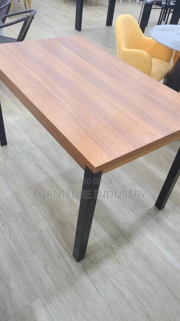 Table Black and Brown photo 2