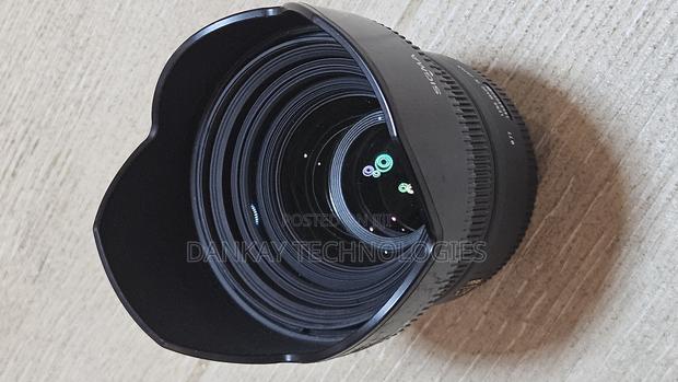 Sigma 50mm Hsm Dg Lens photo 2