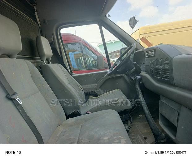 Mercedes-Benz Sprinter 2010 Blue photo 5