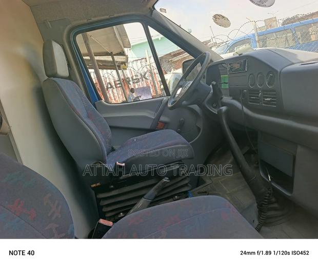 Mercedes-Benz Sprinter 2010 Blue photo 6