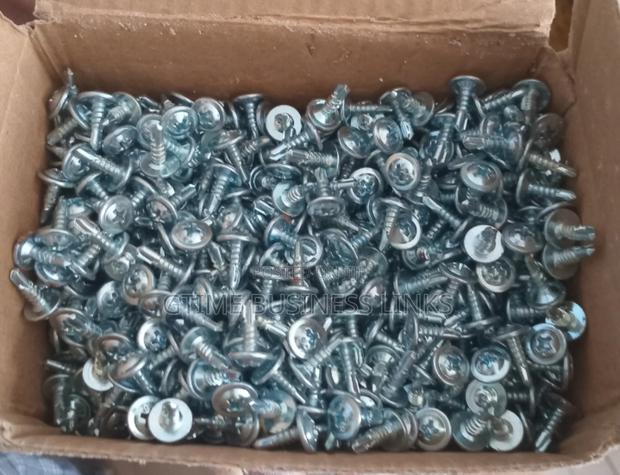 Plasterboard Boarding Screws, Tapping Screws, Nylon Plugs, Mesh Tape