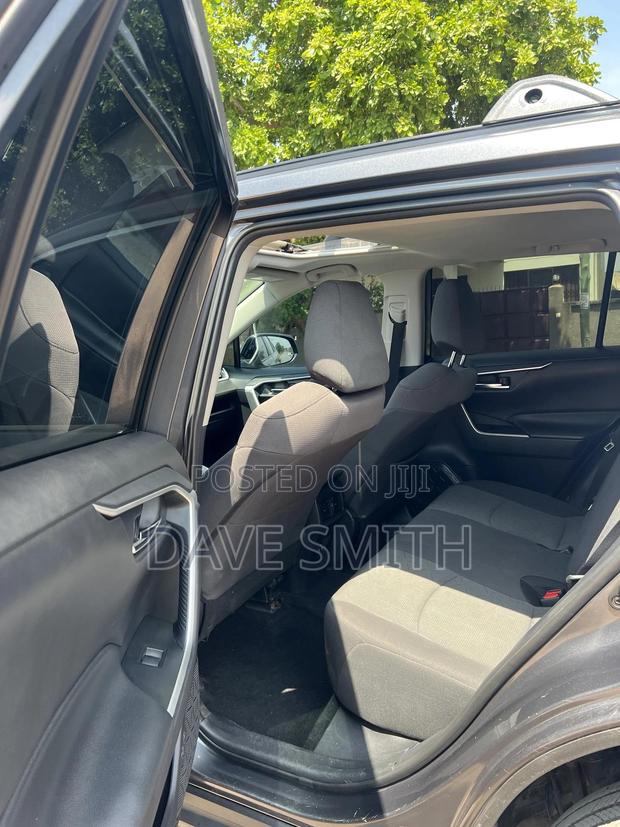 Toyota RAV4 XLE AWD 2020 Gray