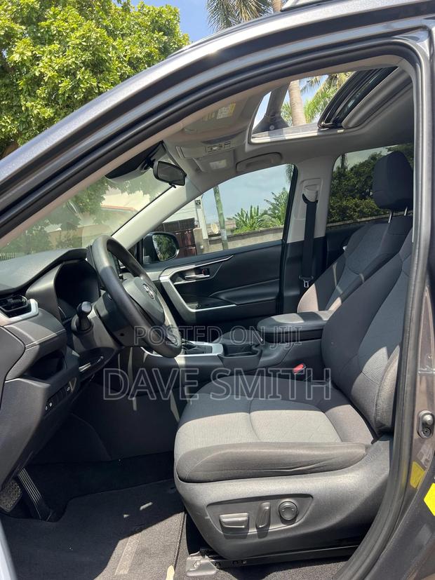 Toyota RAV4 XLE AWD 2020 Gray