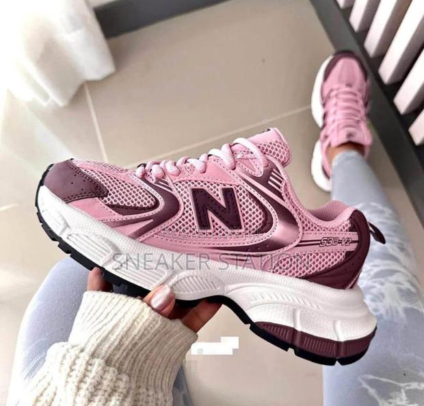 New Balance 530 V2 Sneakers · Photo 3