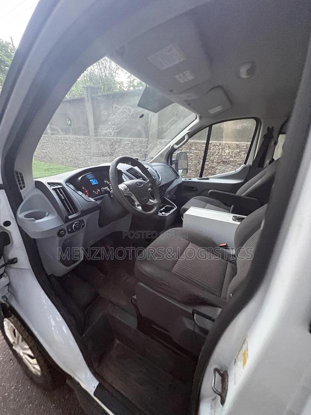 Ford Transit 2018 White photo 7