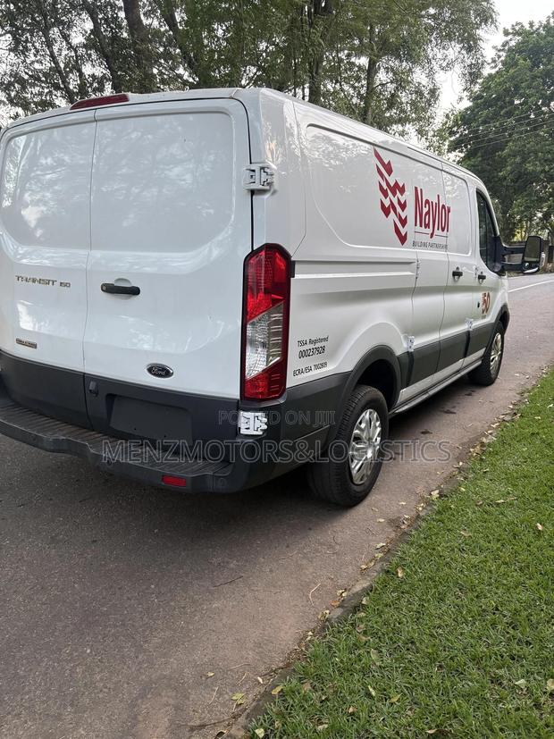 Ford Transit 2018 White photo 11