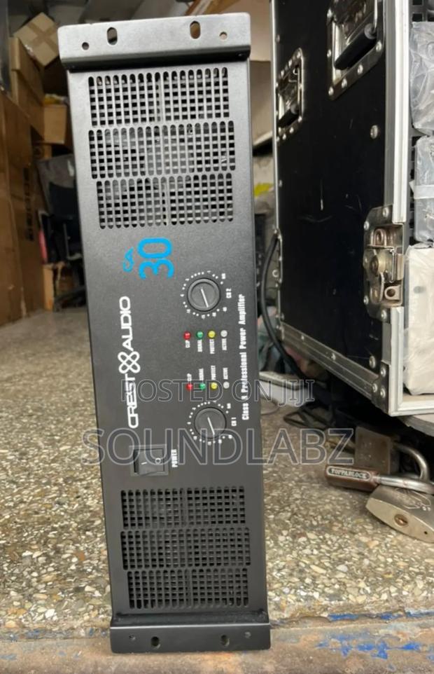 Crest Audio Ca30 Bass Amplifier · Photo 4