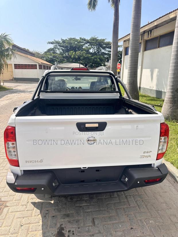 New Nissan Pick-Up 2025 Gray photo 3
