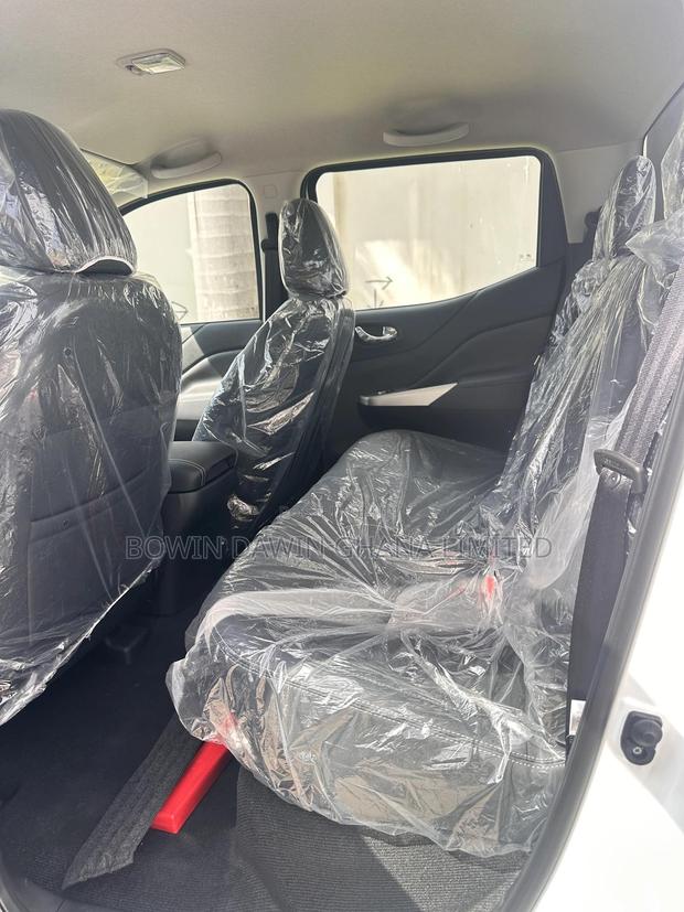 New Nissan Pick-Up 2025 Gray photo 5