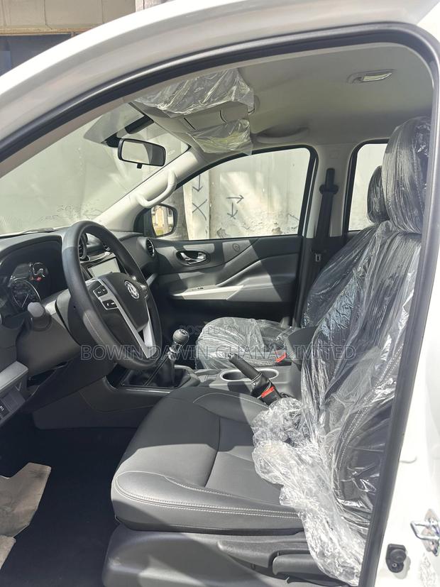 New Nissan Pick-Up 2025 Gray photo 4