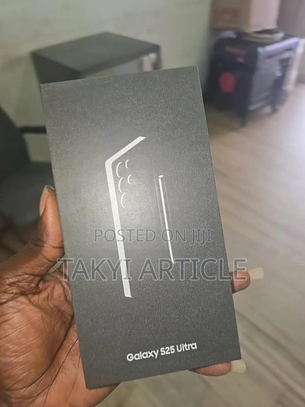 New Samsung Galaxy S25 Ultra 256 GB Black · Photo 3