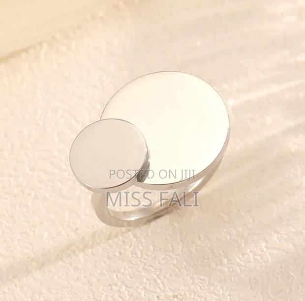 Fashionable Ladies Ring. · Photo 4