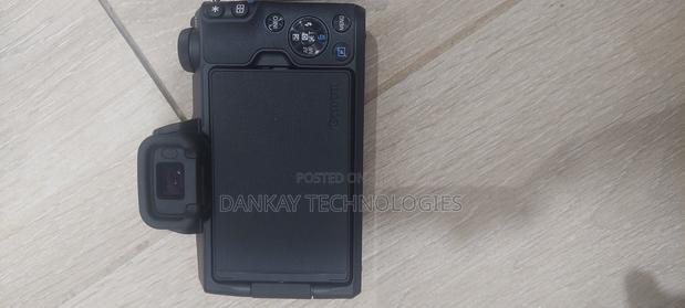 Canon M50 Mirrorless With 15 - 45mm Lens photo 3