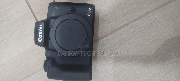 Canon M50 Mirrorless With 15 - 45mm Lens photo 5