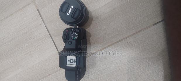 Canon M50 Mirrorless With 15 - 45mm Lens photo 8