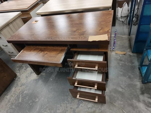 Quality Luxurious Office Desk (Foreign Type) · Photo 3