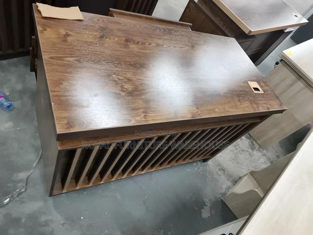Quality Luxurious Office Desk (Foreign Type) · Photo 4