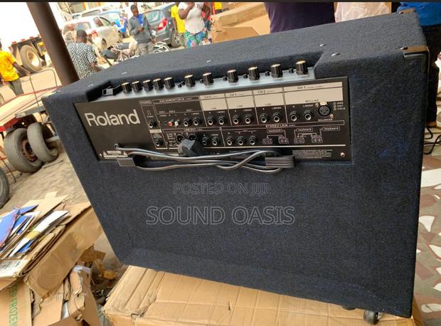 Roland Kc-880 Stereo Keyboard Amplifier photo 2