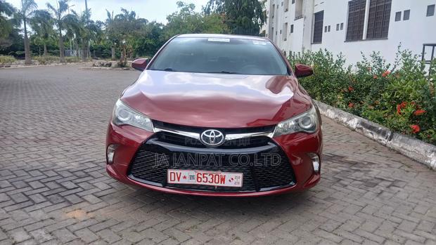 Toyota Camry SE 4dr Sedan (2.5L 4cyl 6A) 2016 Red photo 2